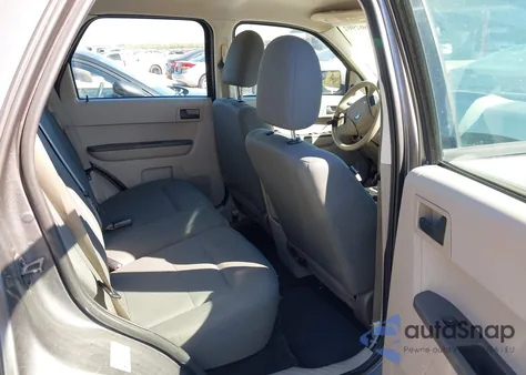 2012 Ford Escape Xls z USA, uszkodzony, nr VIN 1FMCU0C73CKB03184